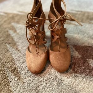 Chelsea & Zoe Camel Tan Block Lace Up Heels Size 8.5 Like New